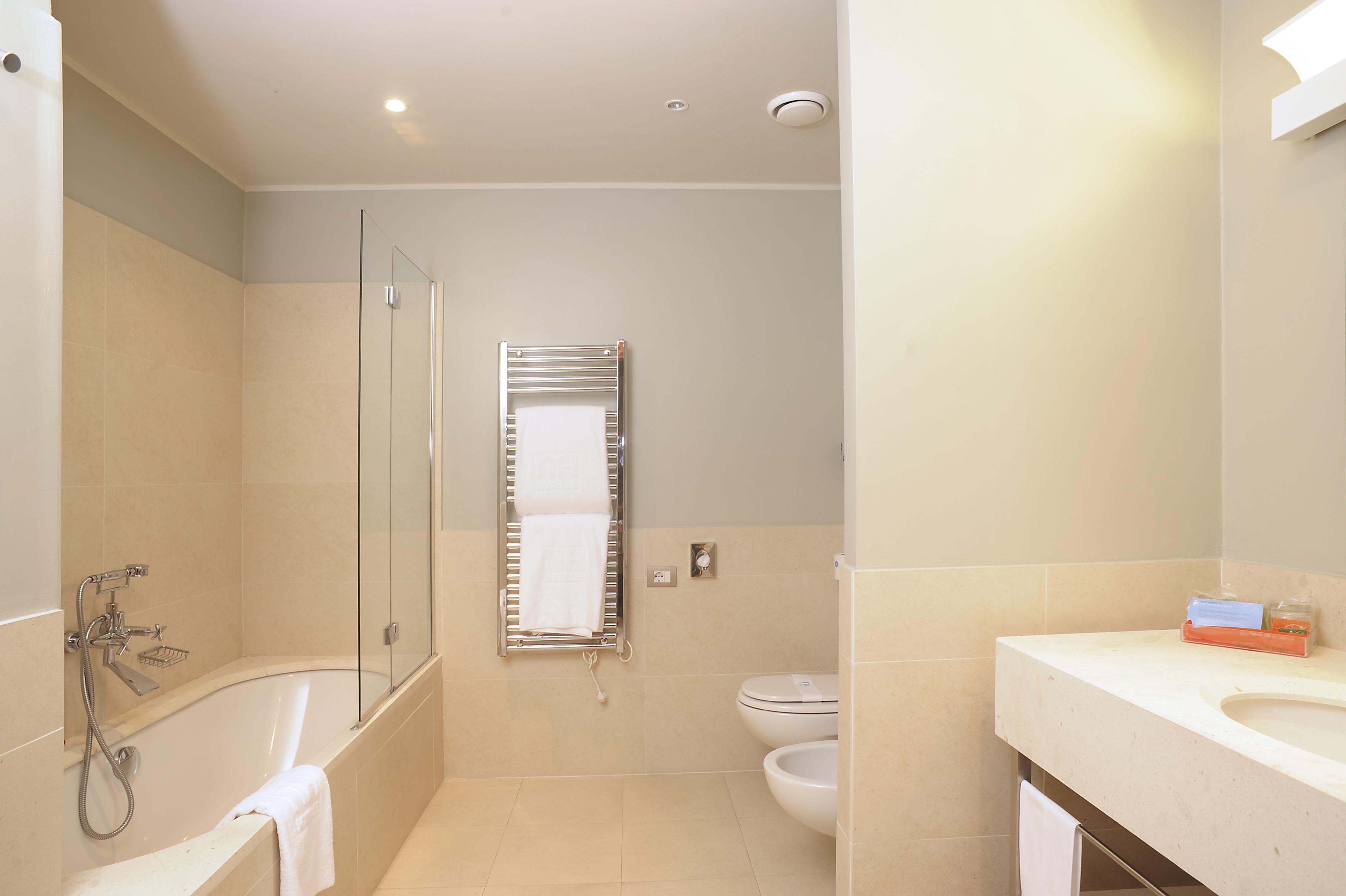 Nh Linate Hotel Peschiera Borromeo Bagian luar foto