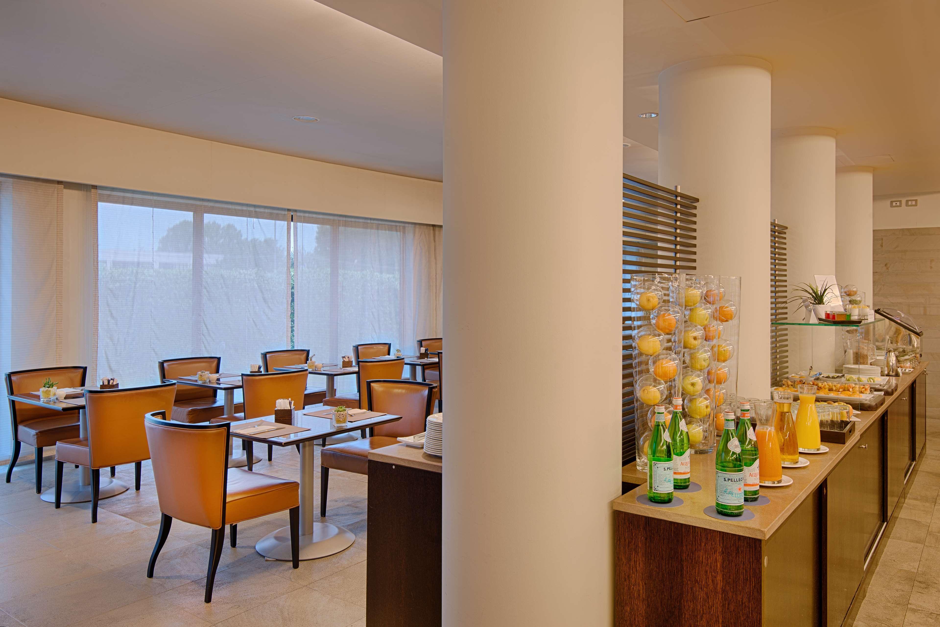 Nh Linate Hotel Peschiera Borromeo Bagian luar foto
