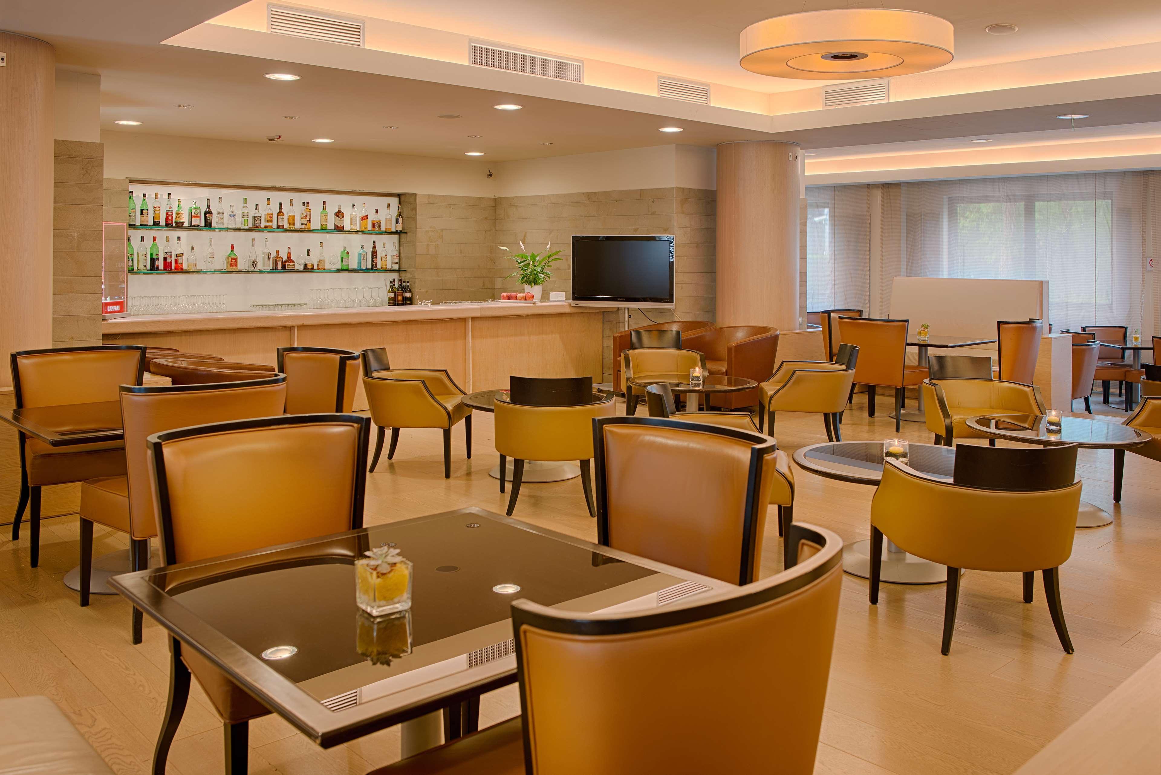 Nh Linate Hotel Peschiera Borromeo Bagian luar foto