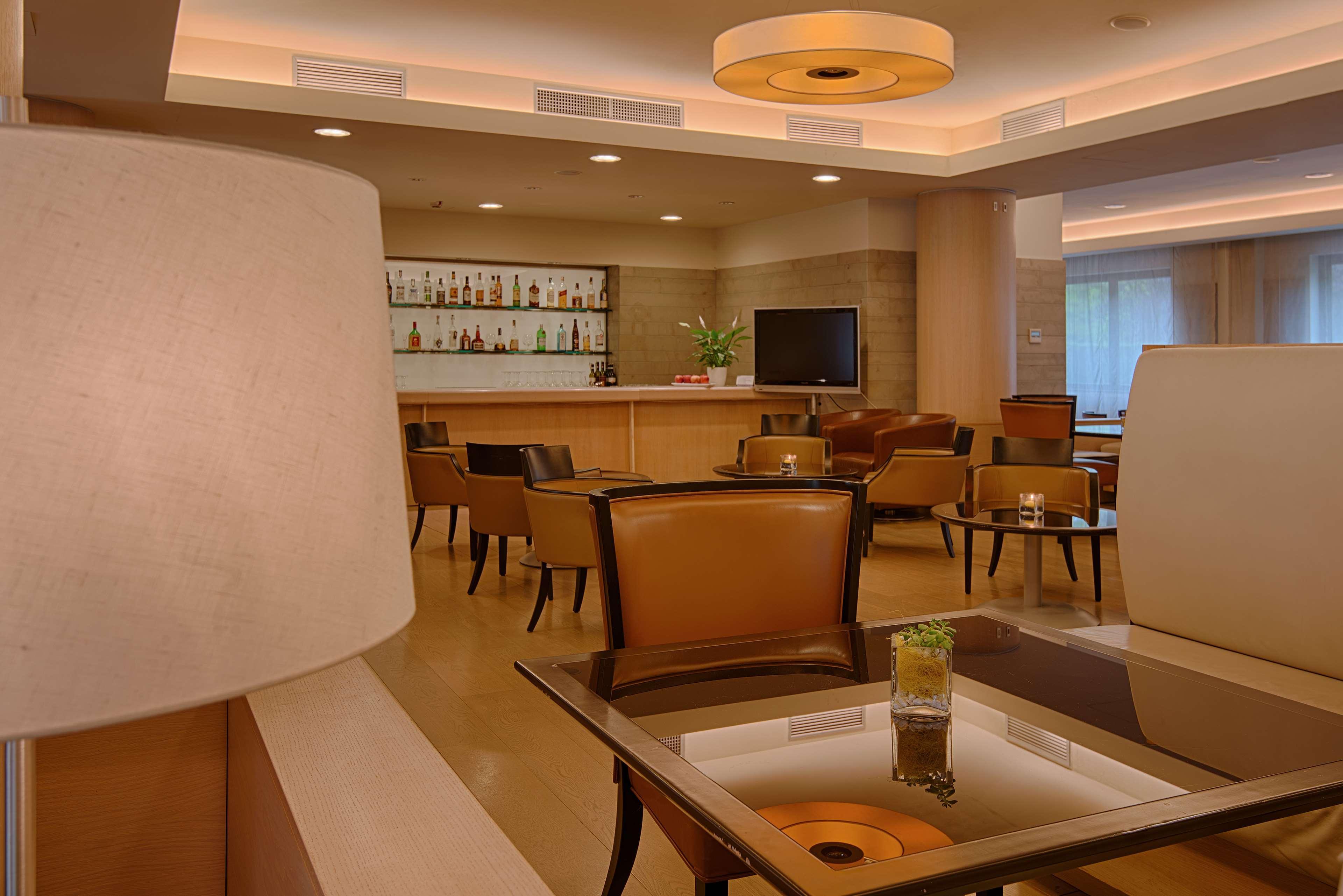Nh Linate Hotel Peschiera Borromeo Bagian luar foto